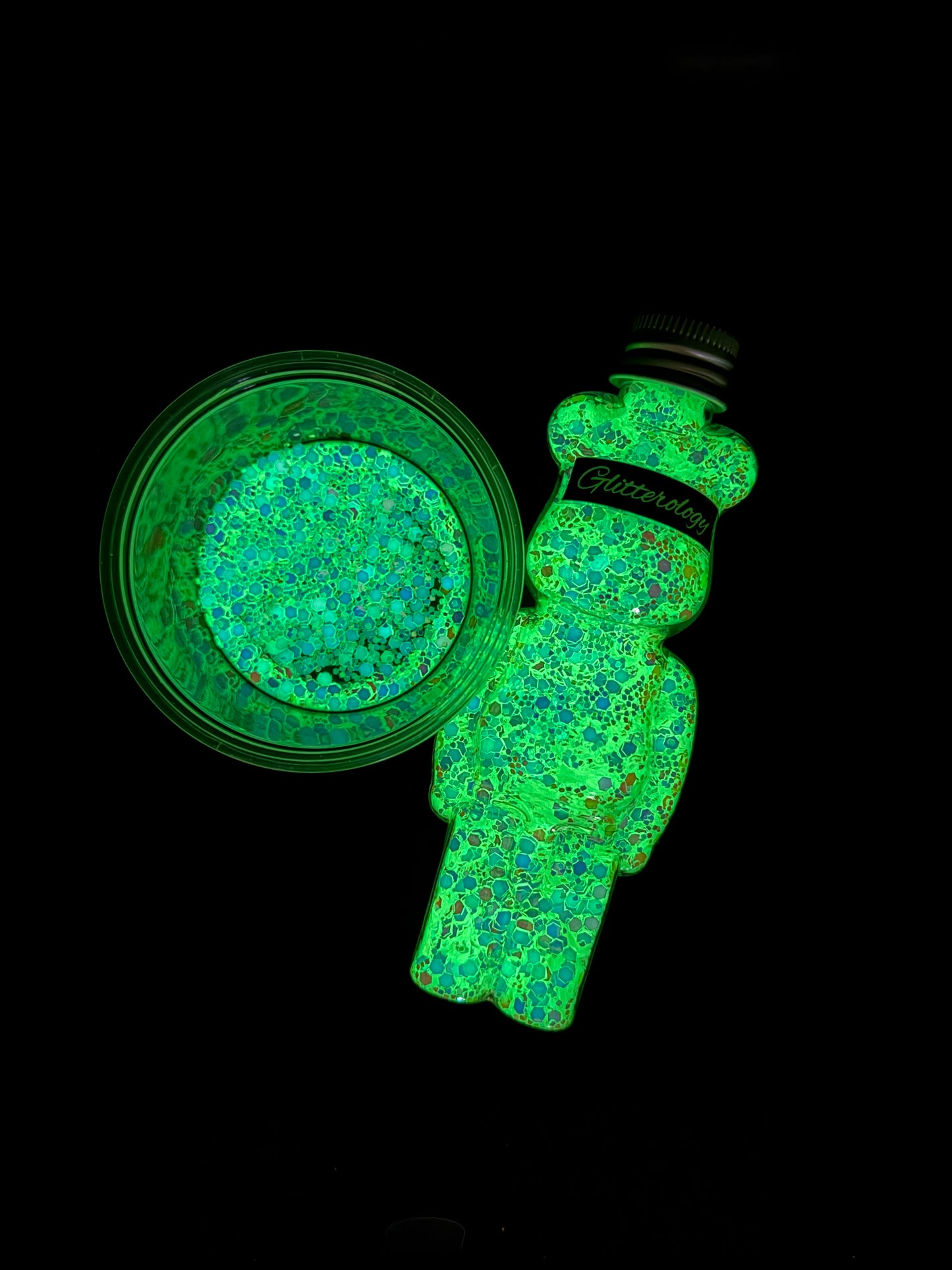 Dolomite (glow in the dark)