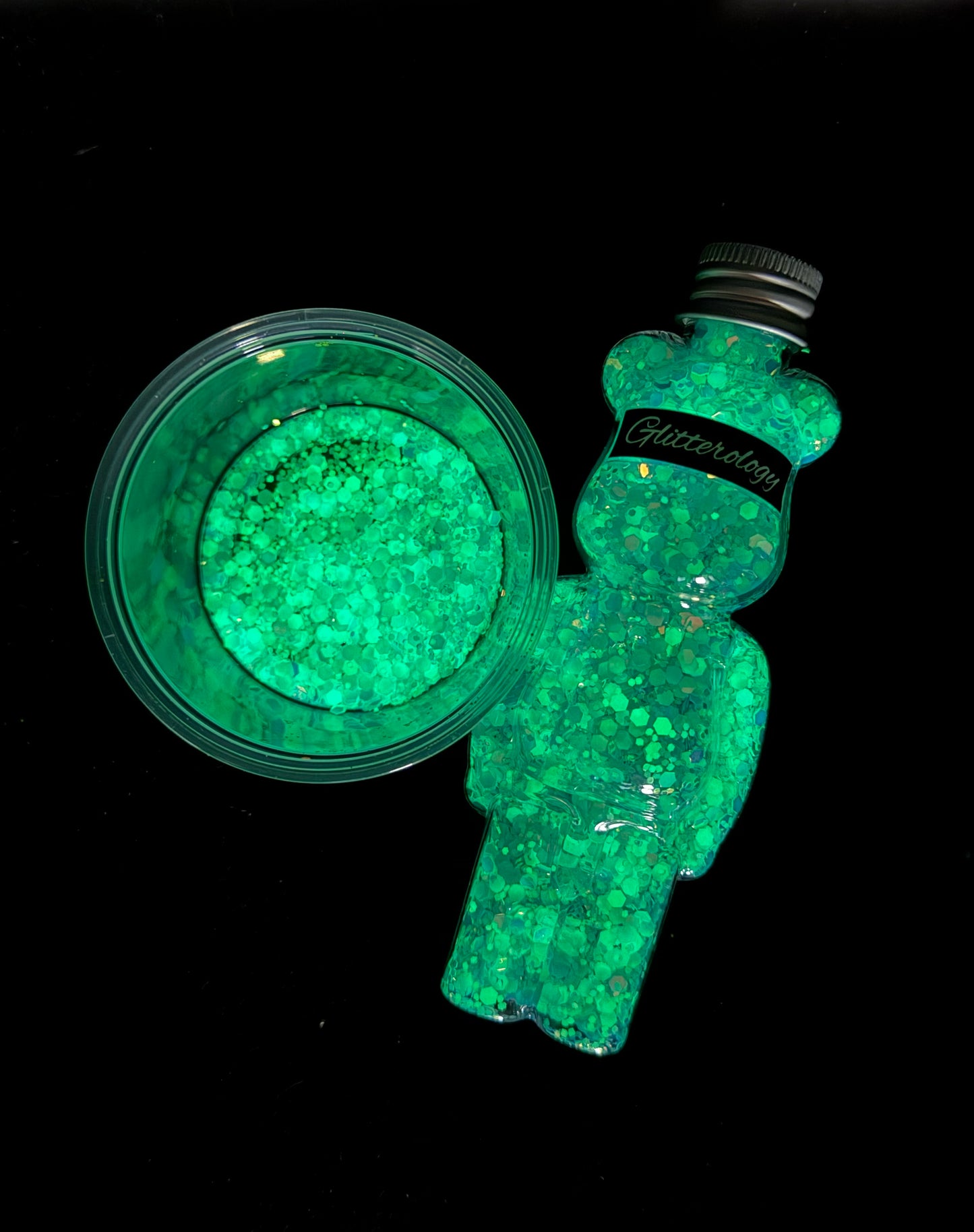 Kyanite (glow in the dark)